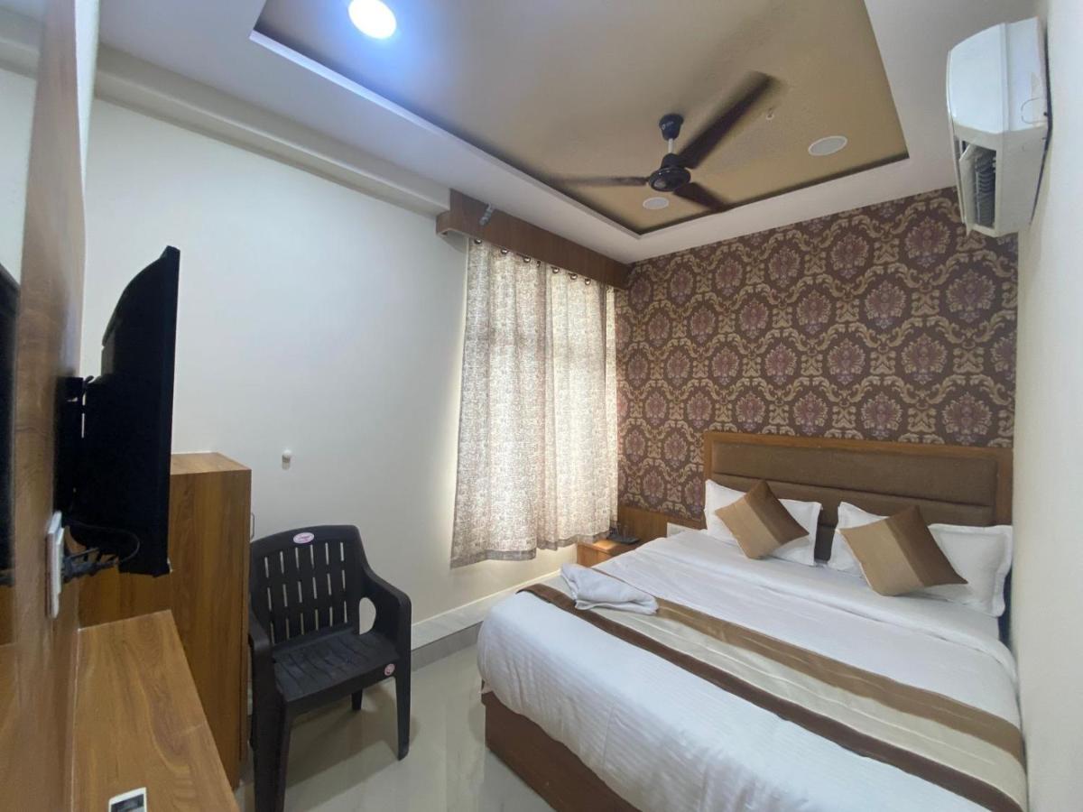 Hotel Surya Villa Ahmedabad Exterior photo