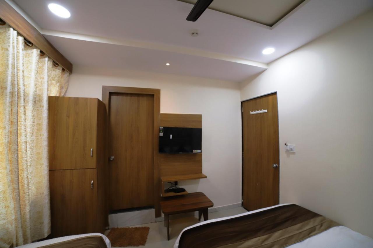 Hotel Surya Villa Ahmedabad Exterior photo