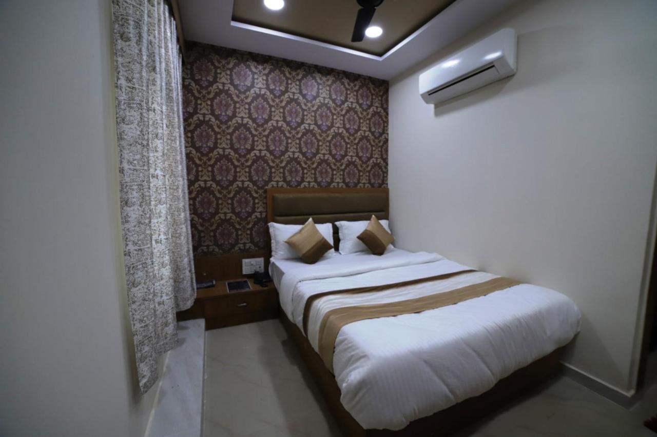 Hotel Surya Villa Ahmedabad Exterior photo