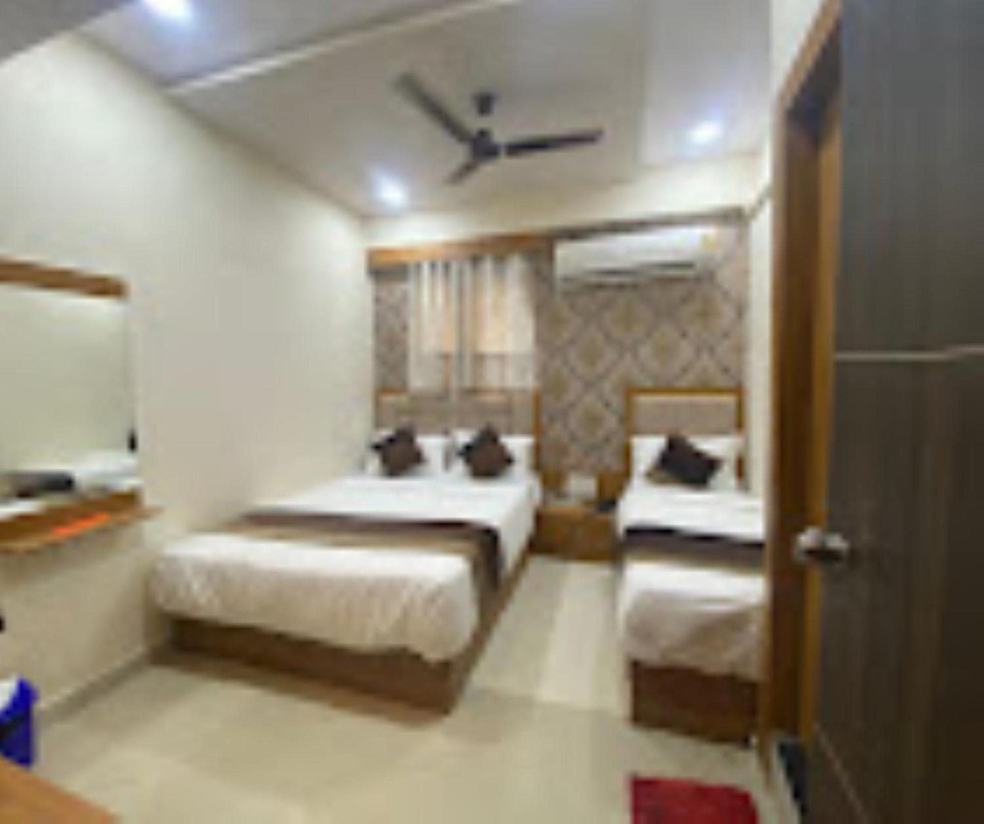 Hotel Surya Villa Ahmedabad Exterior photo
