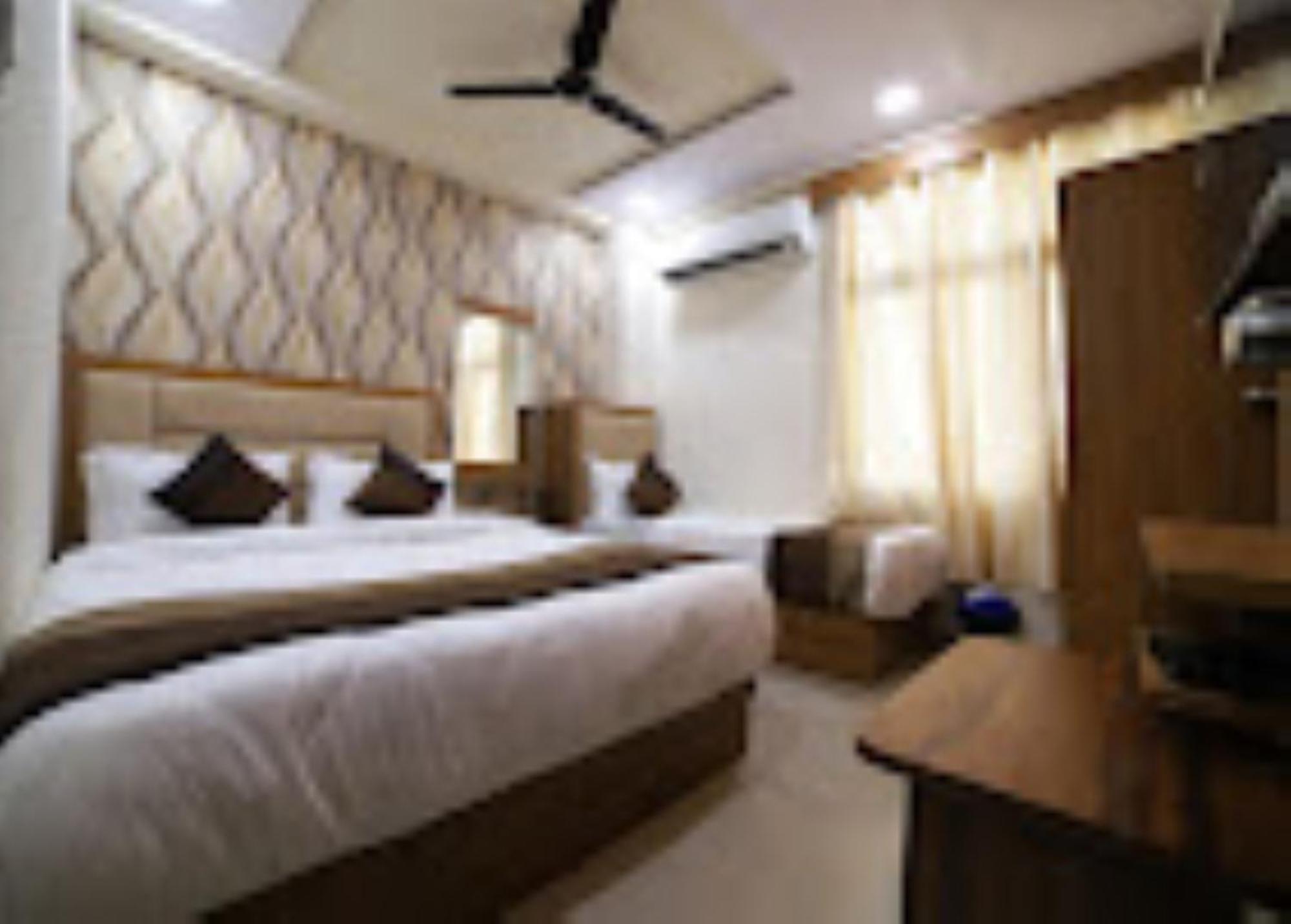 Hotel Surya Villa Ahmedabad Exterior photo