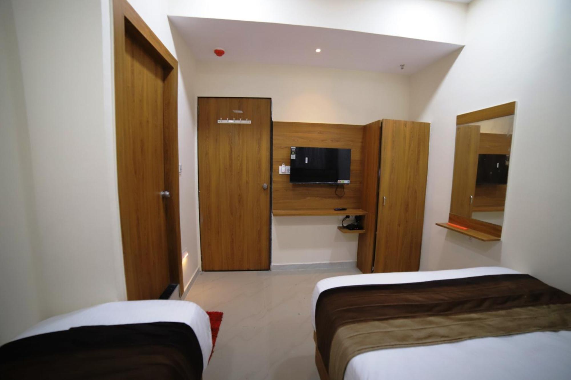 Hotel Surya Villa Ahmedabad Exterior photo