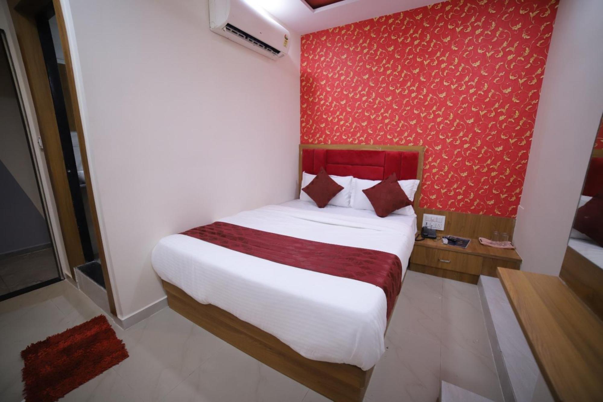 Hotel Surya Villa Ahmedabad Exterior photo