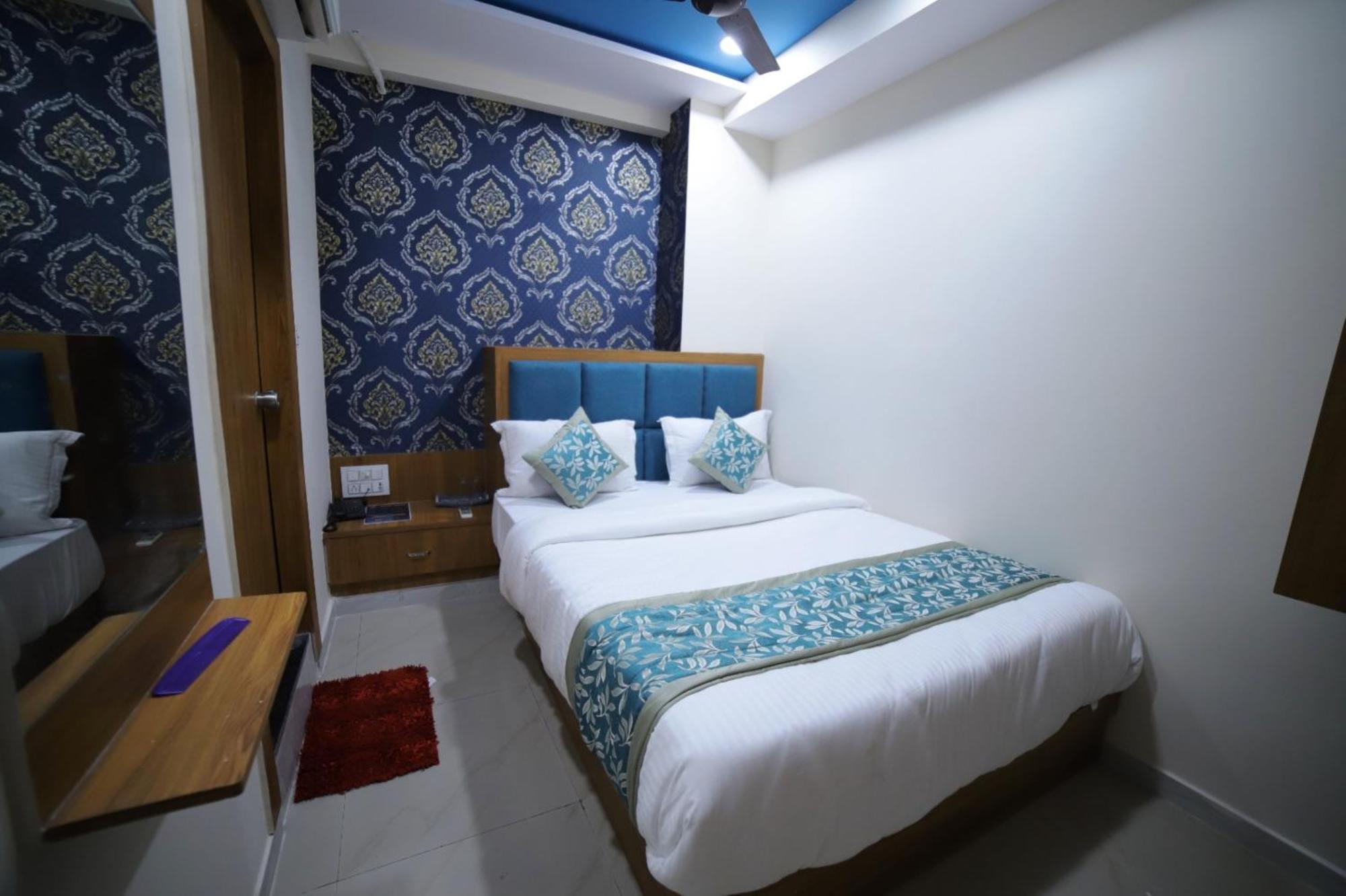 Hotel Surya Villa Ahmedabad Exterior photo