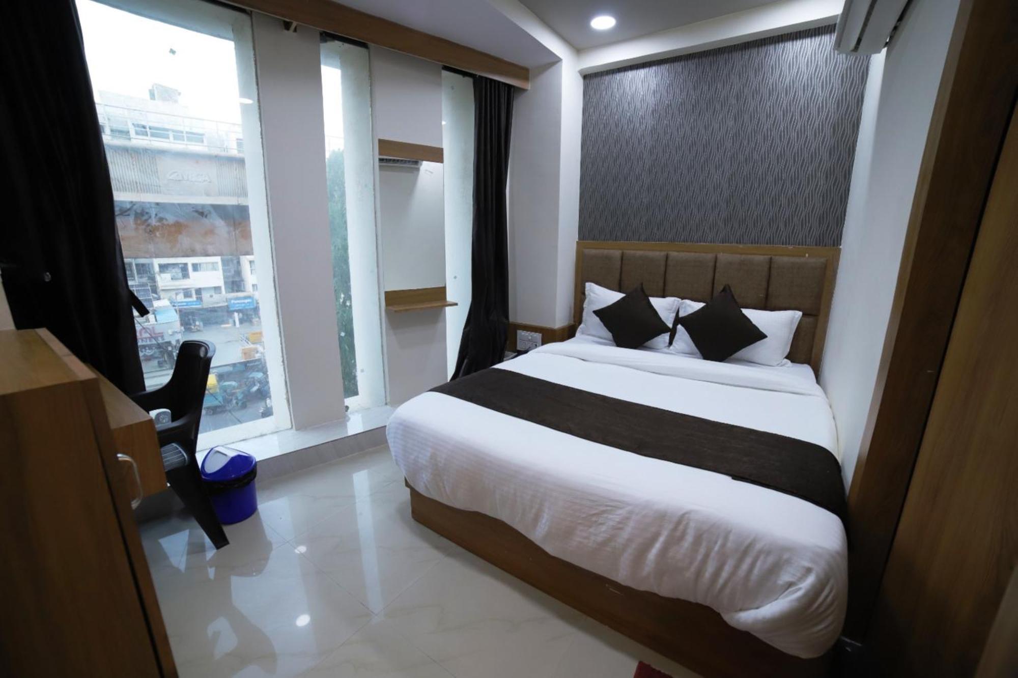 Hotel Surya Villa Ahmedabad Exterior photo